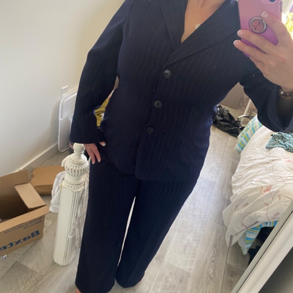 Le suit - Picture 5 of 8